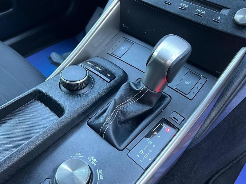 Used Lexus IS300h Sport Line 223 HP (164 kW) 2016 White Sedan