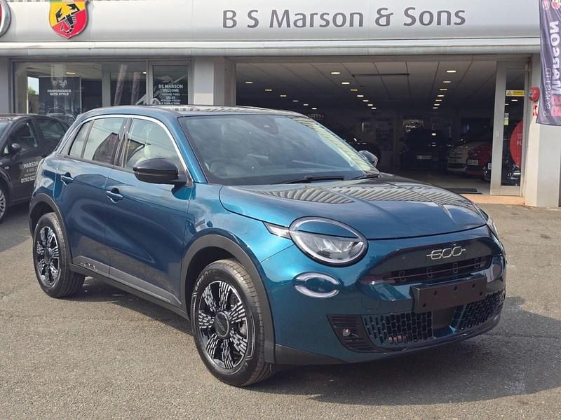 White New 2025 Fiat 600 Hatchback | £19,895 (Good price) - Image 1/4