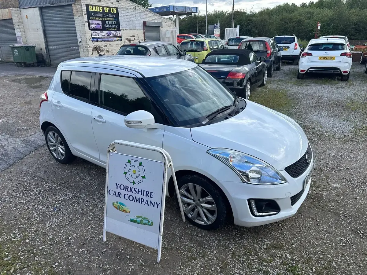 Used Suzuki Swift SZ4 92 HP (67 kW) 2015 White Hatchback