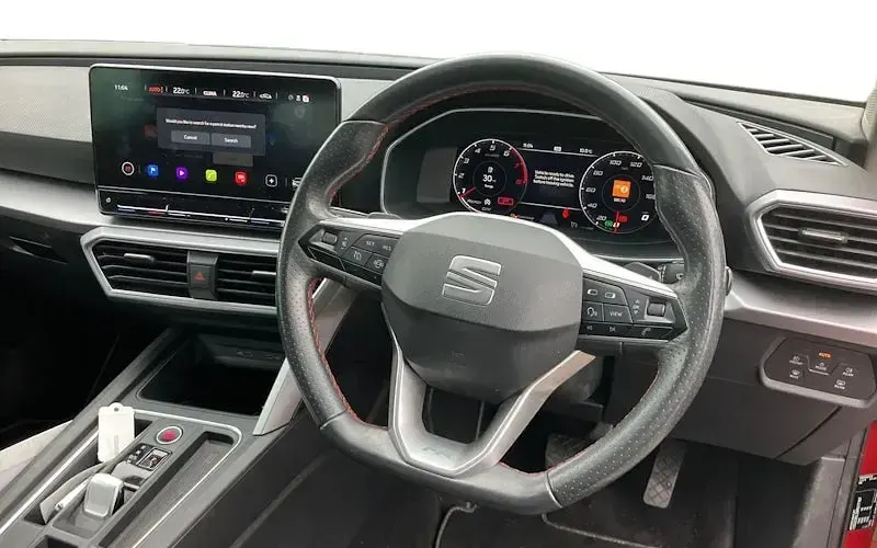 Begagnad Seat Leon FR 150 HK (110 kW) 2022 Röd Kombi