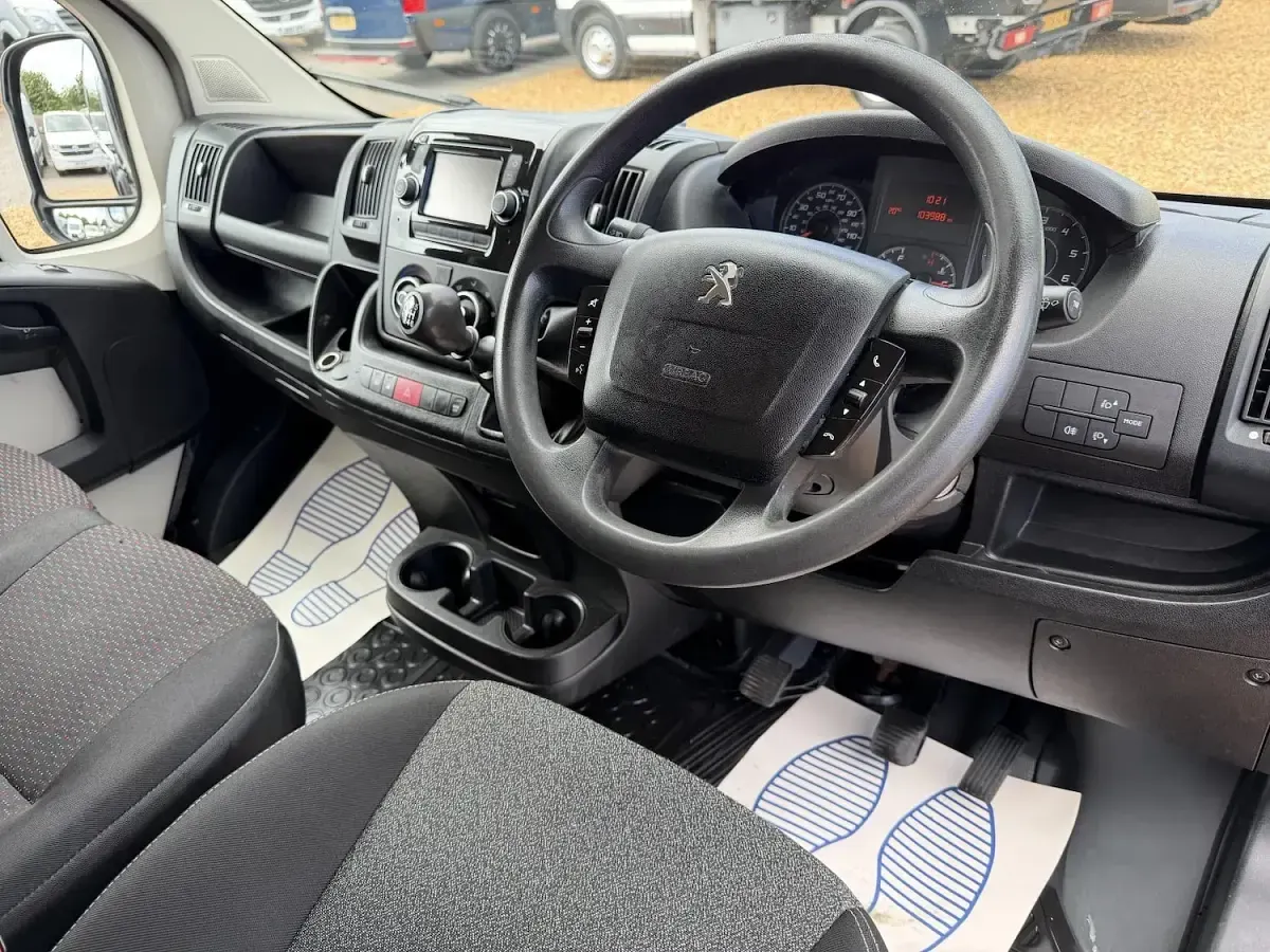 Used Peugeot Boxer 130 HP (95 kW) 2017 Black Van