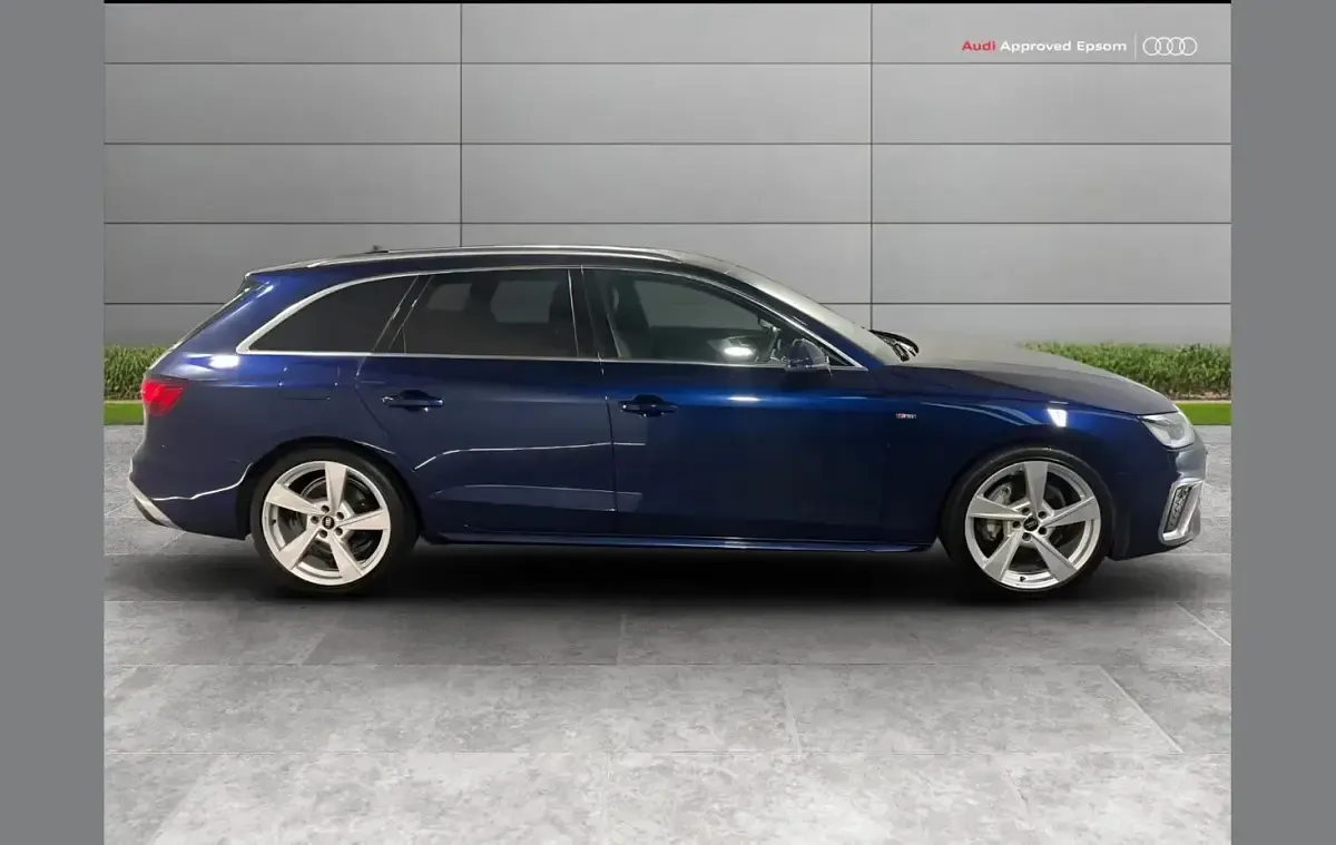Used Audi A4 S-Line 200 HP (147 kW) 2023 Blue Estate