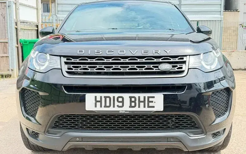 Used Land Rover Discovery 5 Landmark 179 HP (131 kW) 2019 SUV