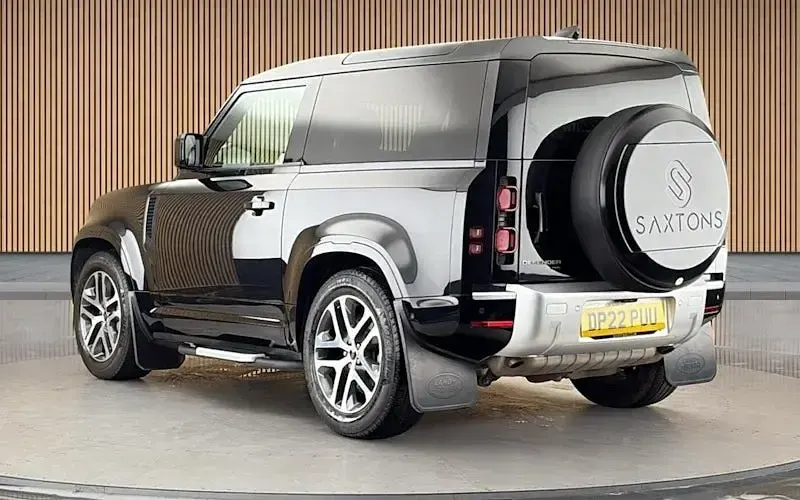 Used Land Rover Defender S 400 HP (294 kW) 2022 Black SUV