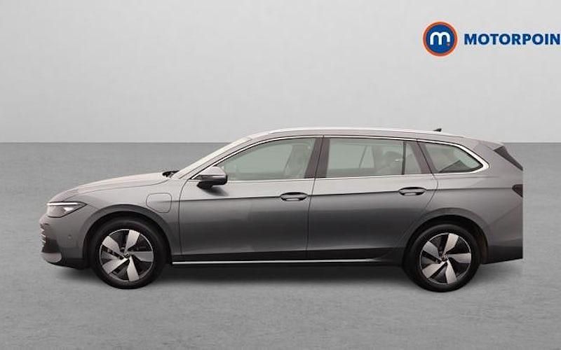 Begagnad VW Passat Life 204 HK (150 kW) 2025 Grå Kombi