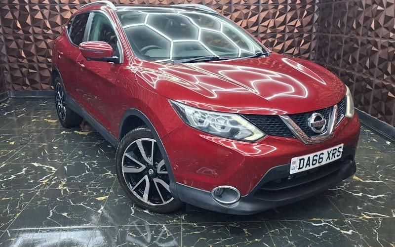 Used Nissan Qashqai Tekna 116 HP (85 kW) 2016 Red SUV
