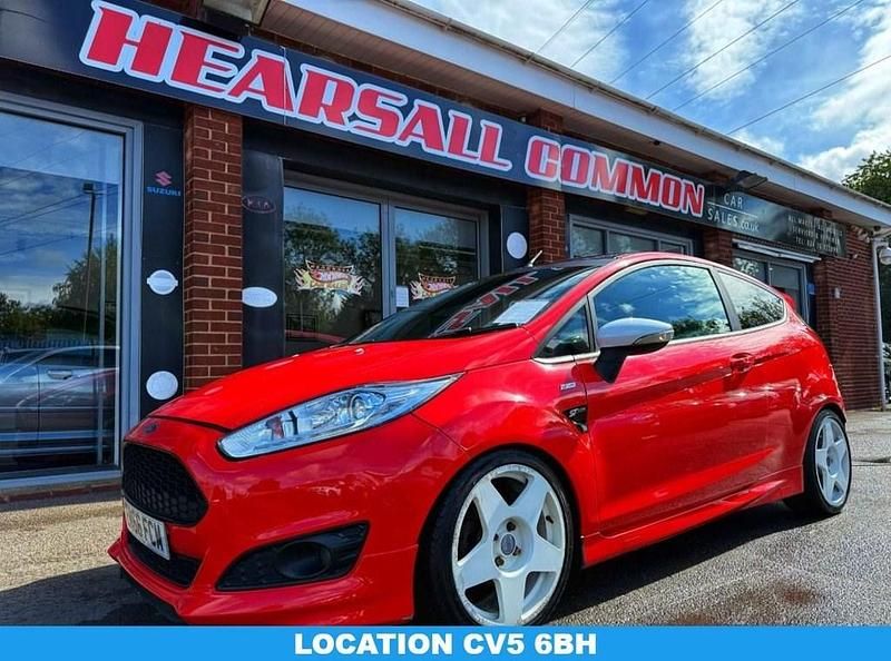 Red Used 2016 Ford Fiesta ST-Line Hatchback | £6,000 (Fair price) - Image 1/4