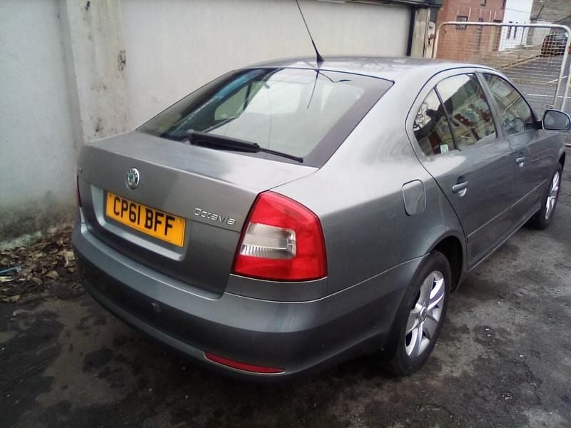 Used Skoda Octavia Elegance 105 HP (77 kW) 2012 Grey Hatchback