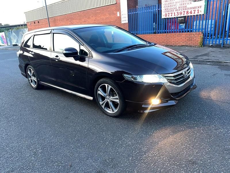 Used Honda Odyssey 248 HP (182 kW) 2013 Mauve/purple MPV