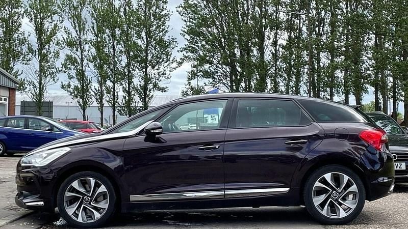Used Citroën DS5 162 HP (119 kW) 2014 Purple Hatchback