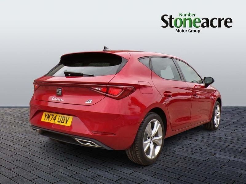 Used Seat Leon FR 204 HP (150 kW) 2025 Red Hatchback