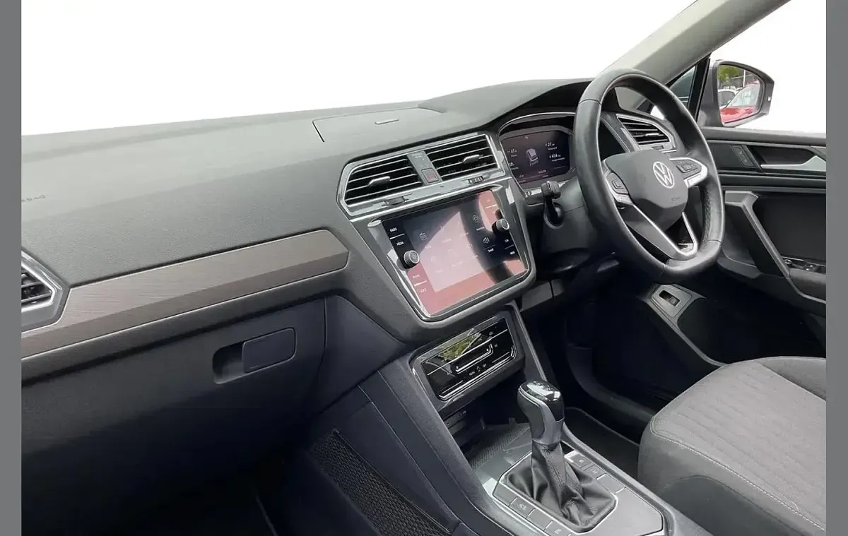Used VW Tiguan Allspace Life 150 HP (110 kW) 2023 Grey SUV