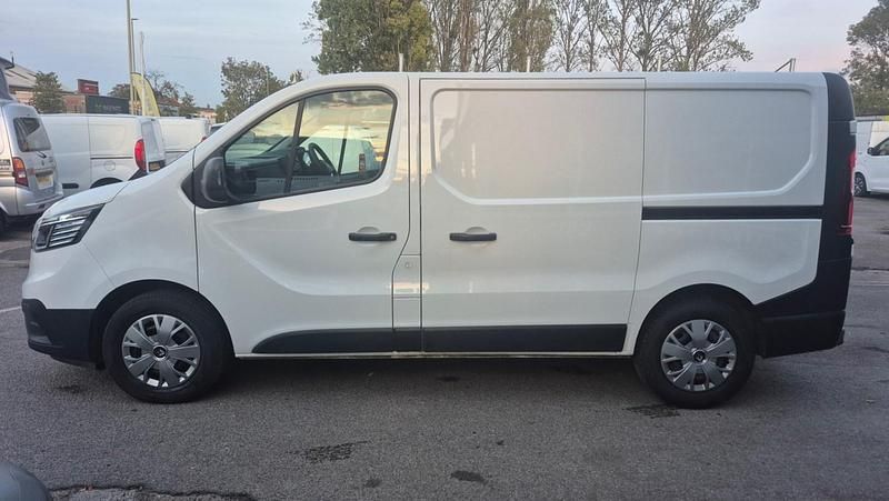 Used Renault Trafic Business 2022 White MPV