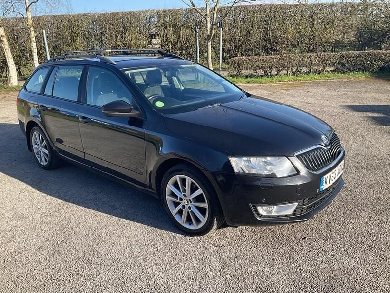 Used Skoda Octavia Elegance 2014 Black Hatchback