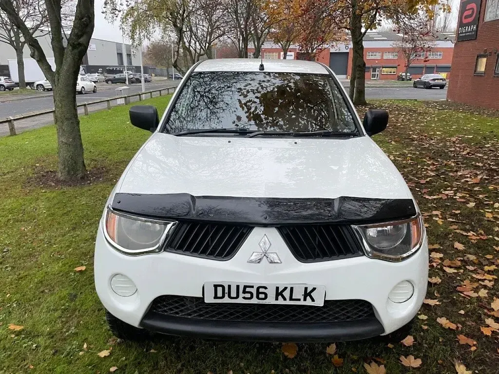 Used Mitsubishi L200 134 HP (98 kW) 2006 White Pickup