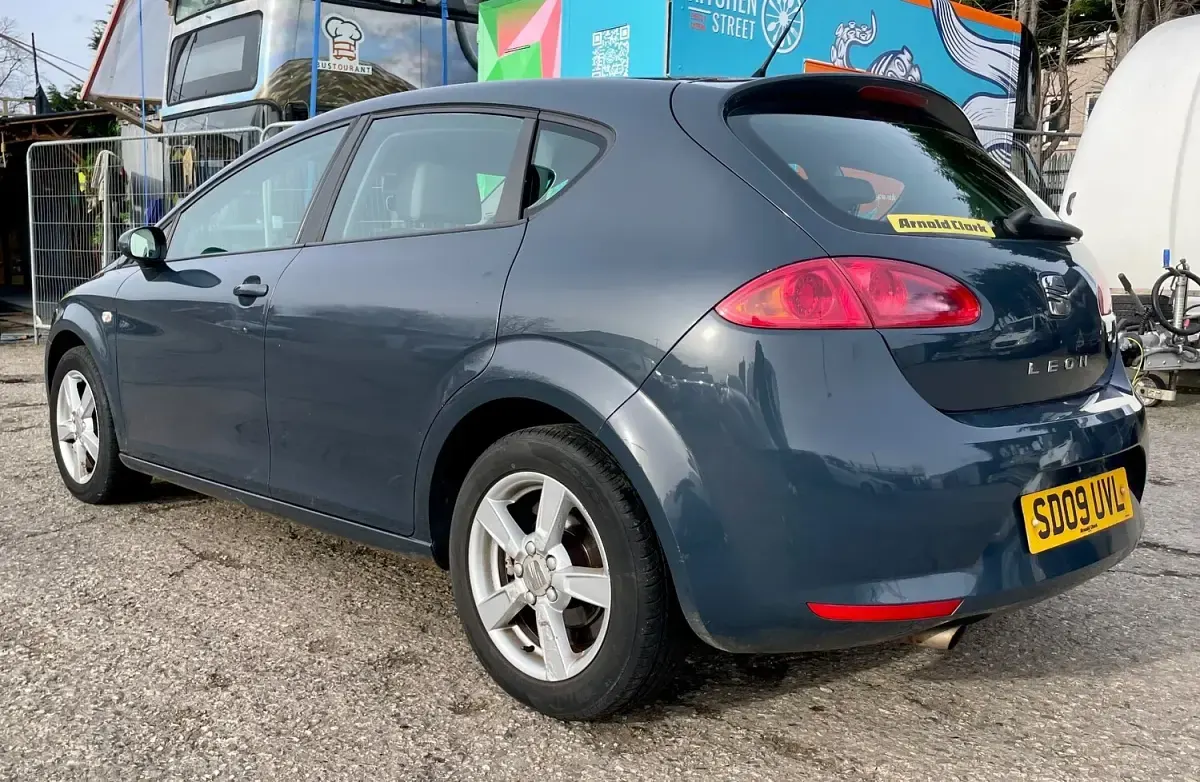 Used Seat Leon 102 HP (75 kW) 2009 Grey Hatchback