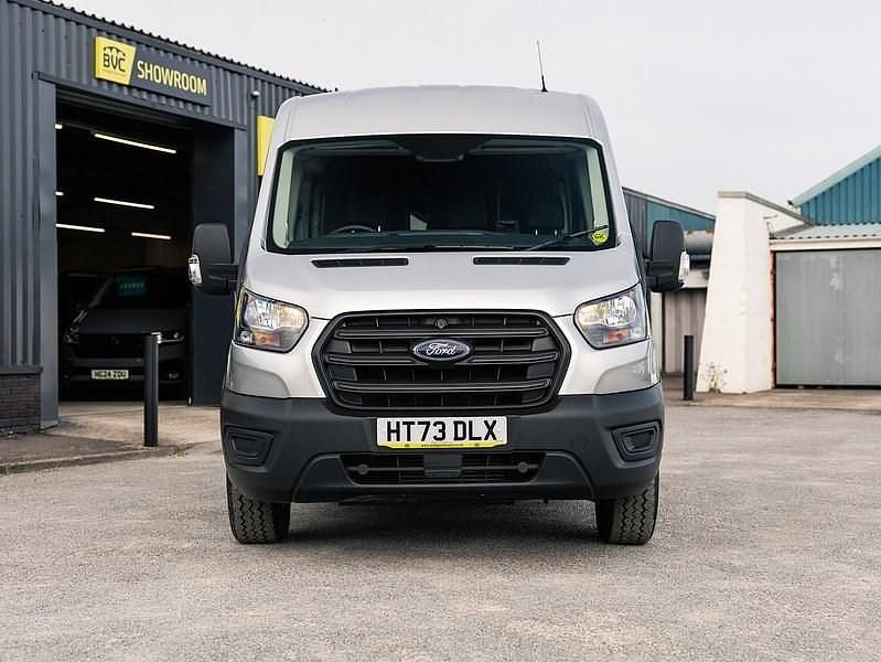 Usado Ford Transit 130 CV (95 kW) 2023 Plateado Familiar