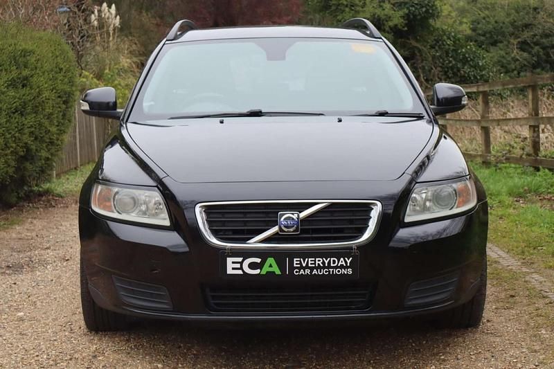 Used Volvo V50 109 HP (80 kW) 2009 Black Estate