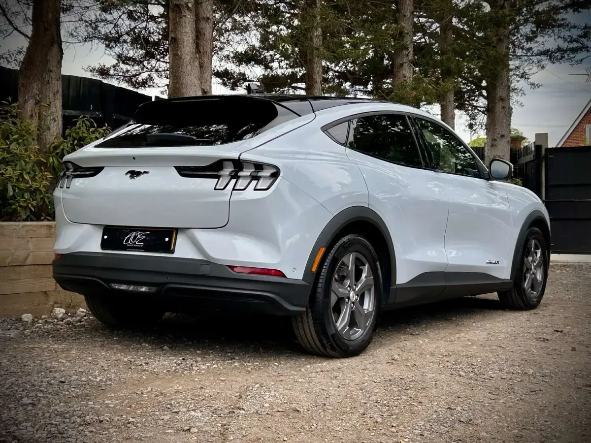 Used Ford Mustang Mach-E Extended Range 202 kW (276 HP) 2023 White SUV
