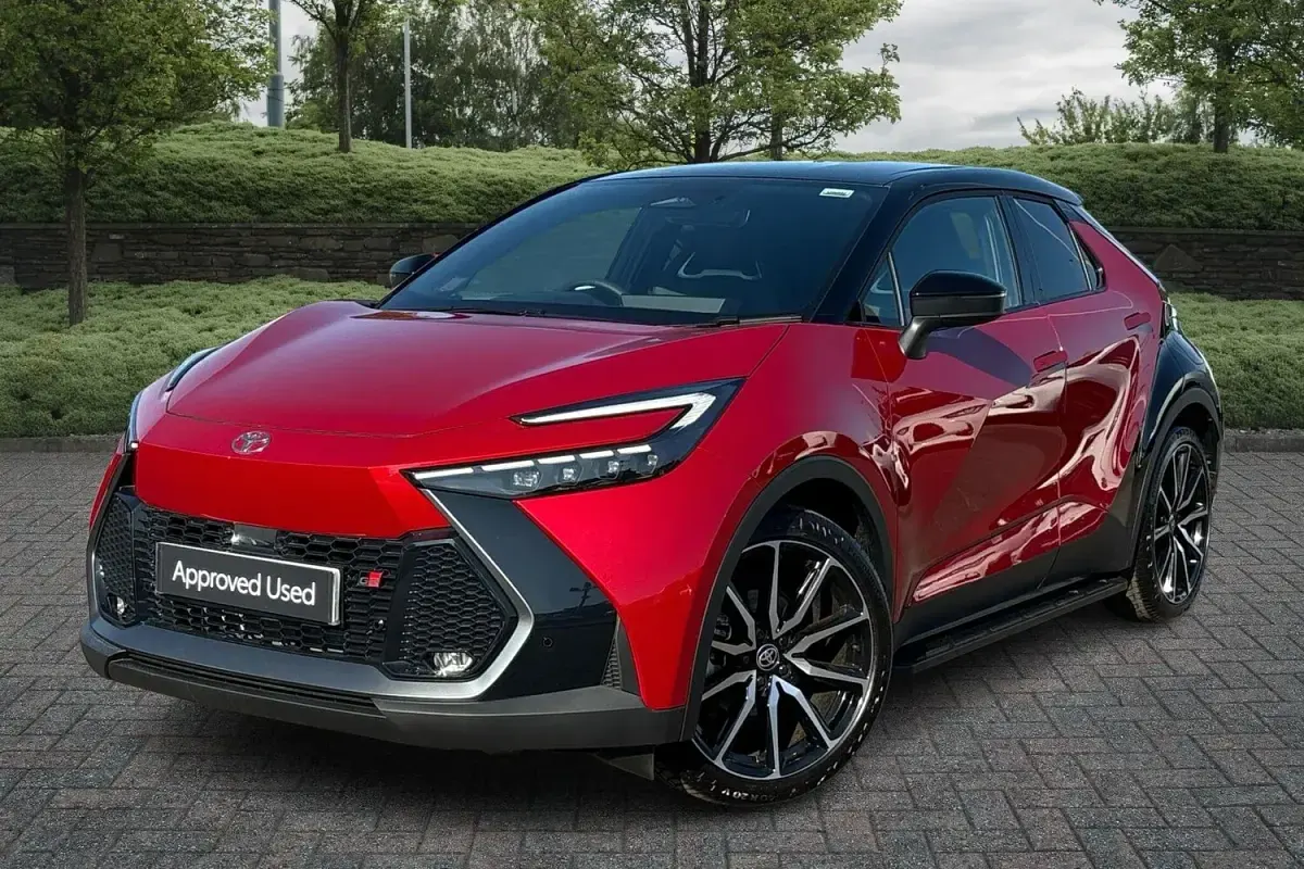Used Toyota C-HR 140 HP (102 kW) 2024 Blue SUV