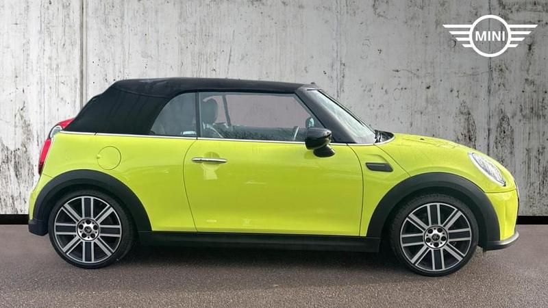 Used Mini Cooper Exclusive 136 HP (100 kW) 2022 Yellow Hatchback
