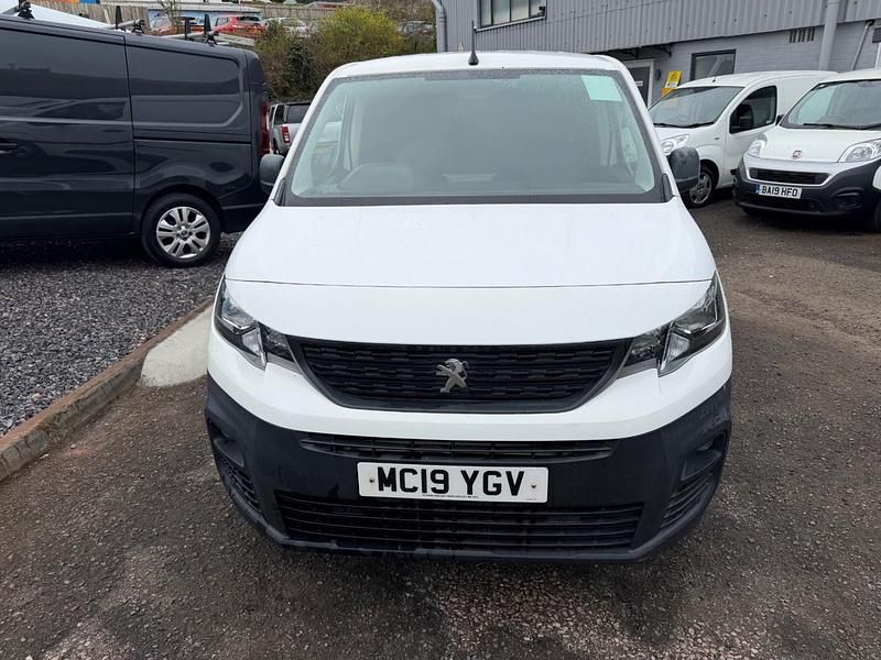 Second-hand Peugeot Partner 2019 Alb Monovolum
