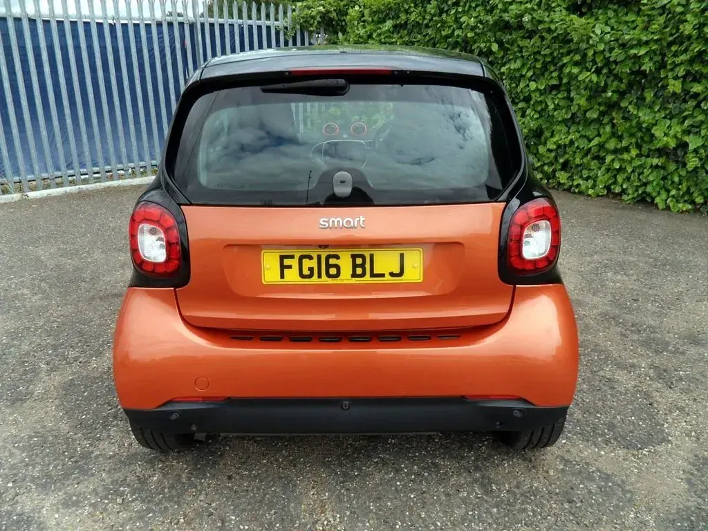 Used Smart ForTwo Coupé Premium 90 HP (66 kW) 2016 Orange Coupe