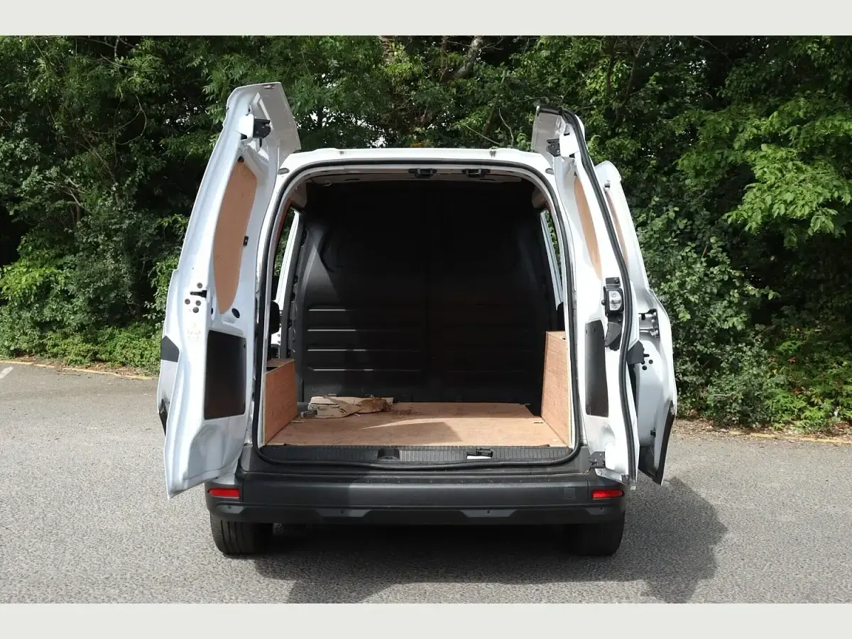Used Renault Kangoo 89 kW (122 HP) 2024 White MPV