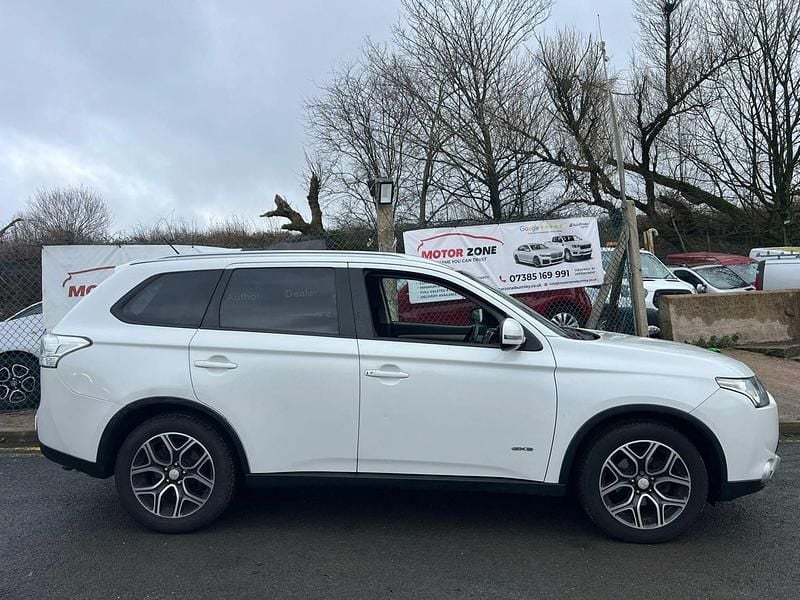 Used Mitsubishi Outlander 2014 White SUV