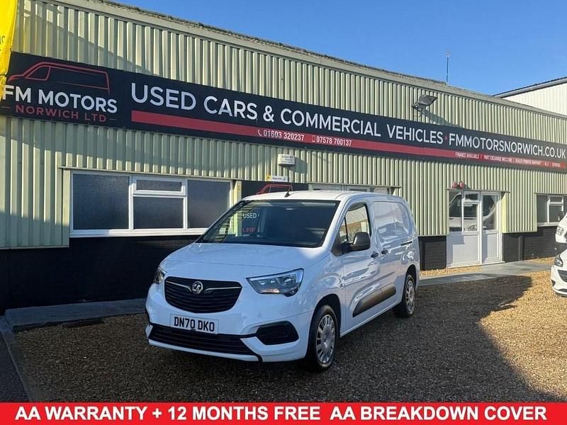 White Used 2020 Vauxhall Combo Sportive Van | £8,400 (Fair price) - Image 1/2