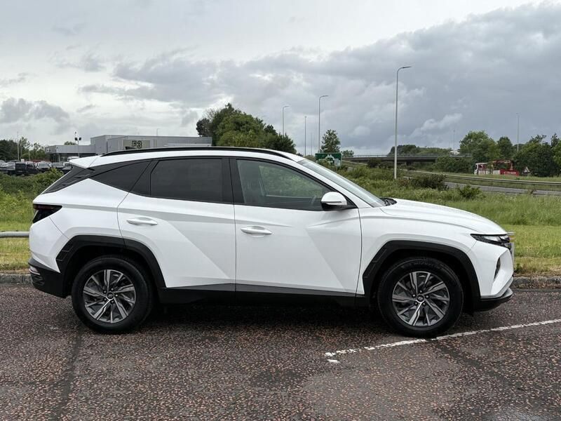 White Used 2022 Hyundai Tucson SE SUV | £17,750 (Fair price) - Image 1/4