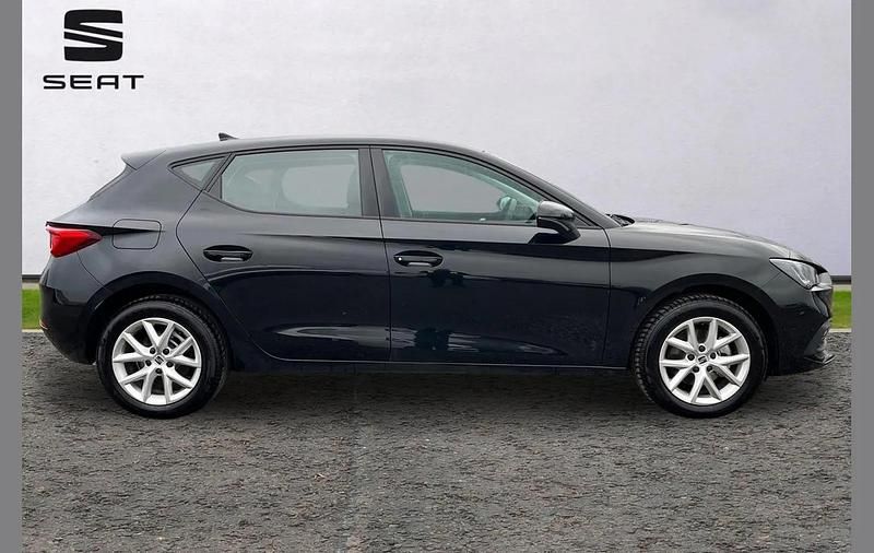 Used Seat Leon SE 113 HP (83 kW) 2025 Black Hatchback