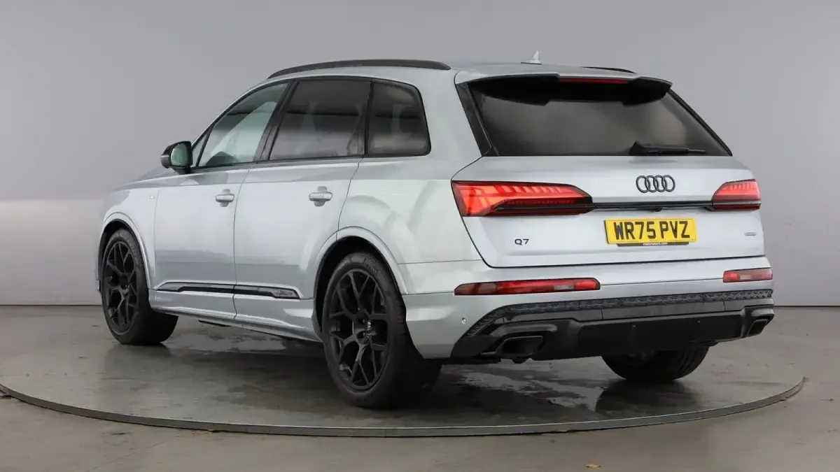Used Audi Q7 Black Edition 228 HP (167 kW) 2025 Silver SUV