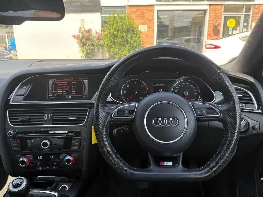 Used Audi A4 Black Edition 177 HP (130 kW) 2014 Red Sedan