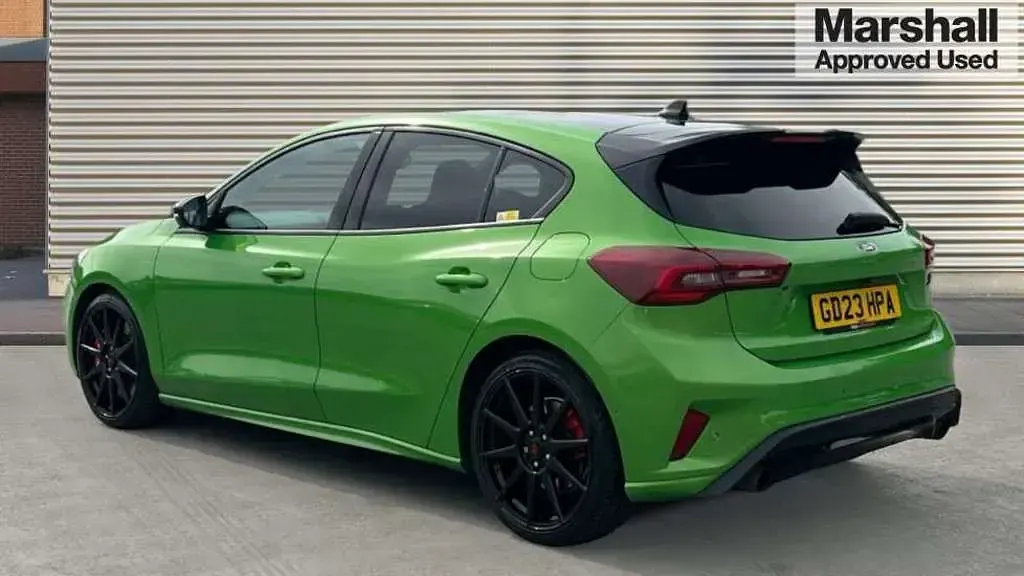 Used Ford Focus ST 280 HP (205 kW) 2023 Green Hatchback