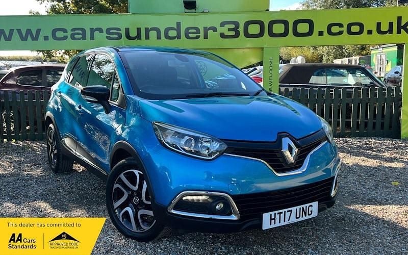 Blue Used 2016 Renault Captur Dynamique SUV | £8,000 (Fair price) - Image 1/4
