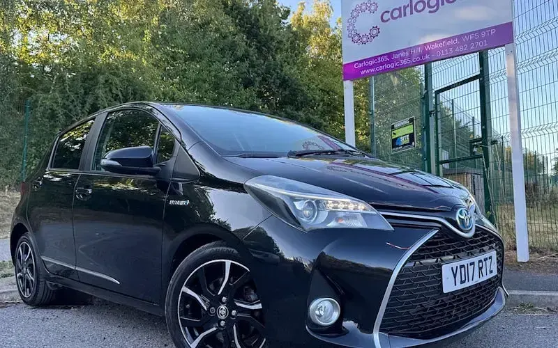 Used Toyota Yaris Design 101 HP (74 kW) 2016 Hatchback