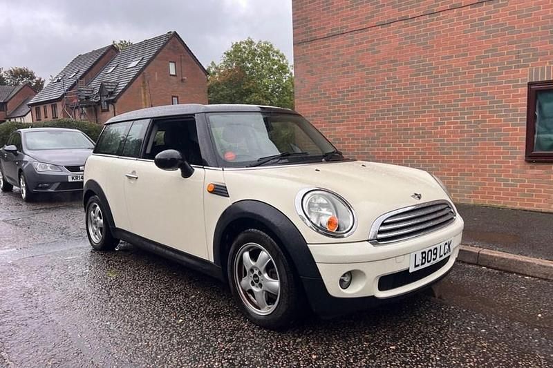 White Used 2009 Mini Cooper Clubman Estate | £2,495 (Super price) - Image 1/1