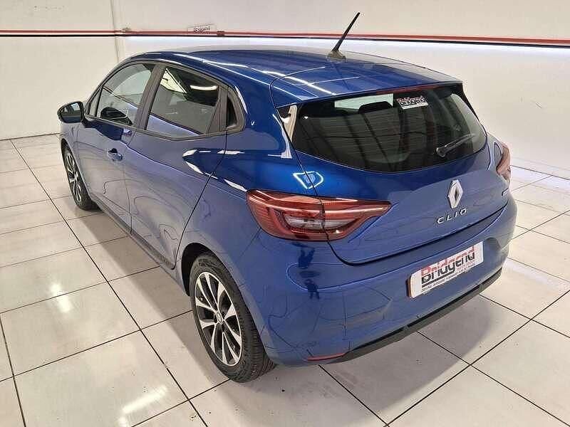 Used Renault Clio V Evolution 2023 Blue Hatchback