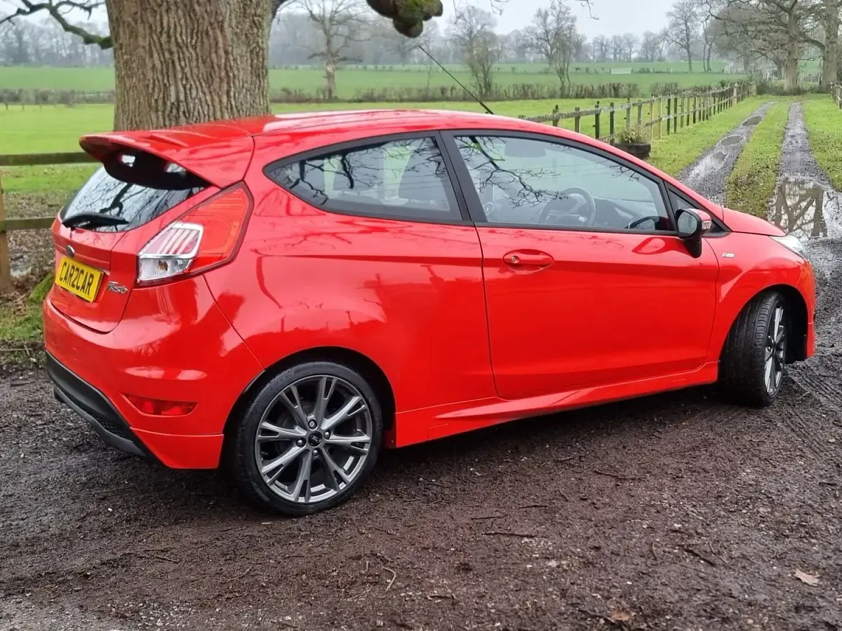 Used Ford Fiesta ST-Line 125 HP (91 kW) 2017 Red Hatchback