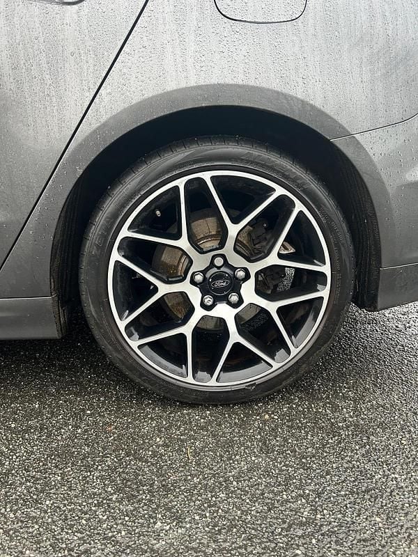 Used Ford Mondeo Titanium 180 HP (132 kW) 2017 Grey Hatchback