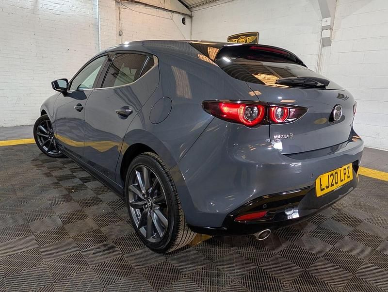Begagnad Mazda 3 Inclusive 2020 Grå Halvkombi