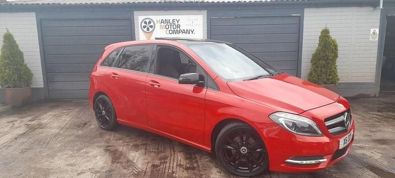 Used Mercedes B180 109 HP (80 kW) 2013 Red MPV