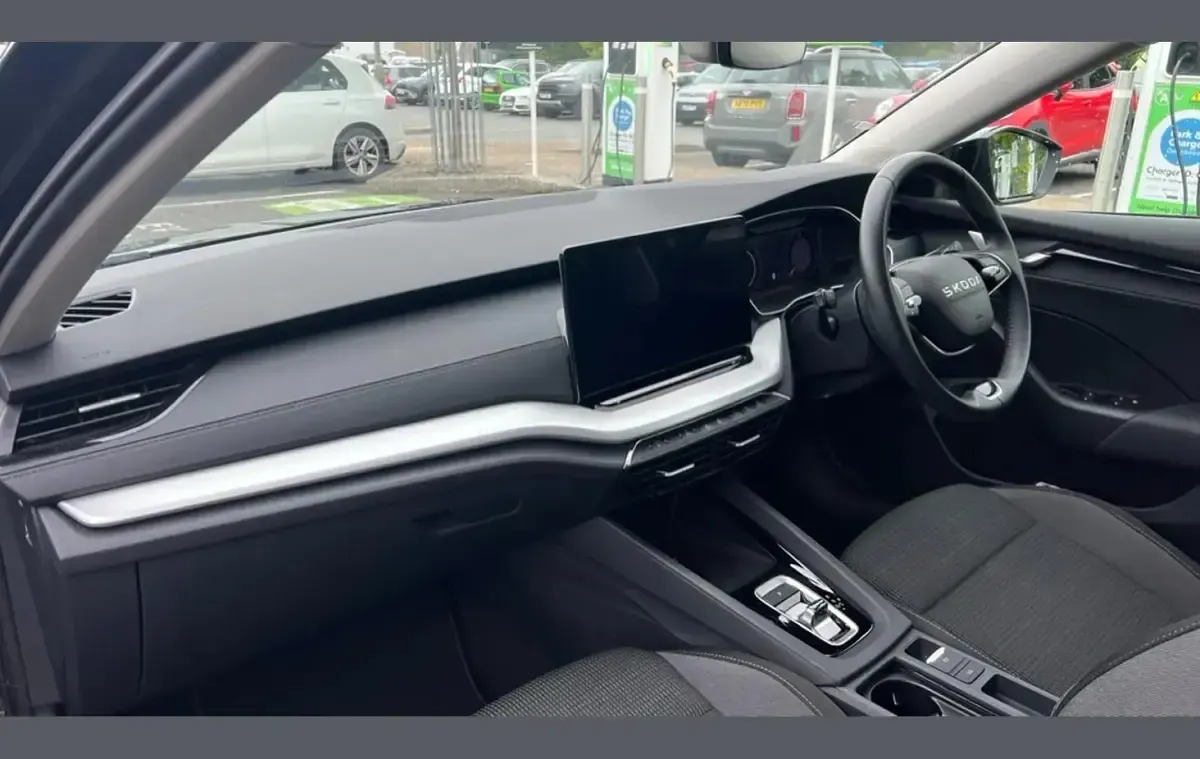 Used Skoda Octavia SE Technology 150 HP (110 kW) 2025 Black Estate