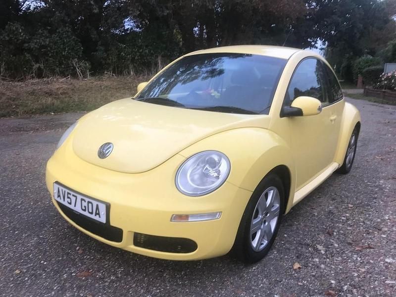Used VW Beetle 102 HP (75 kW) 2007 Yellow Hatchback