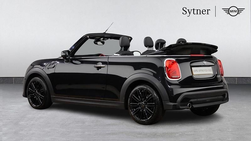 Usado Mini Cooper Exclusive 134 HP (98 kW) 2023 Preto Citadino