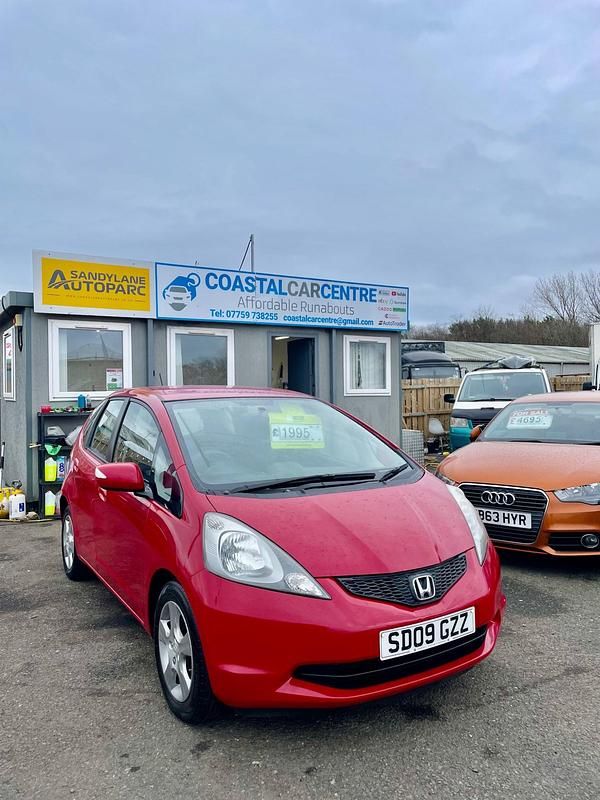 Used Honda Jazz ES 2009 Red Hatchback
