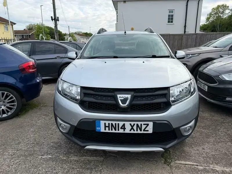 Begagnad Dacia Sandero Ambiance 90 HK (66 kW) 2014 Silver Halvkombi