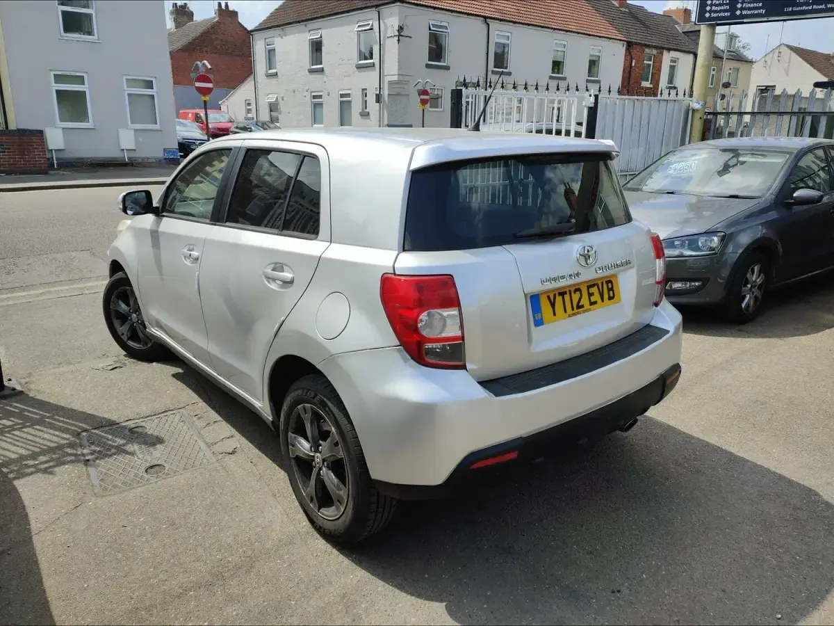 Used Toyota Urban Cruiser 90 HP (66 kW) 2012 Silver Hatchback