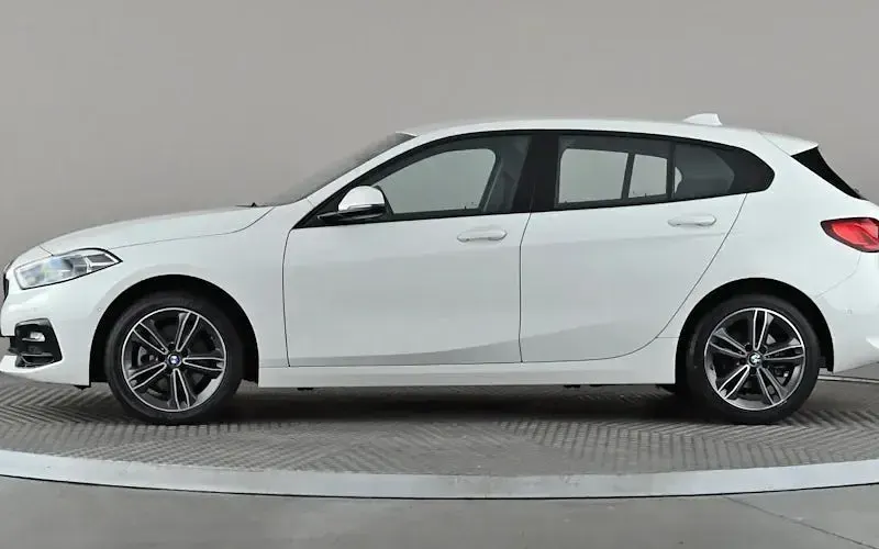 Used BMW 118 Sport Line 136 HP (100 kW) 2024 Hatchback